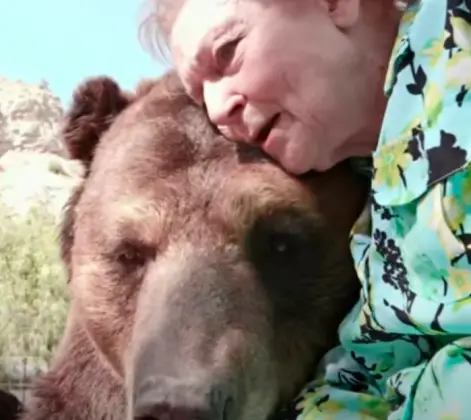 99-year-old Betty White shares lovely moment with giant brown bear